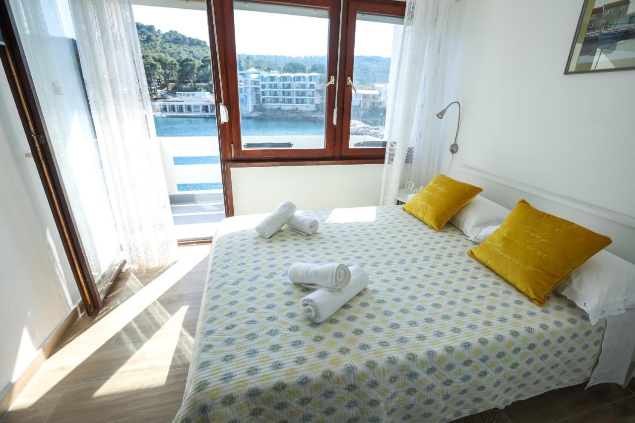 Beachfront Rooms Veli Kamik Božava Esterno foto