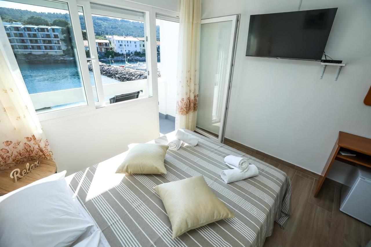 Beachfront Rooms Veli Kamik Božava Esterno foto