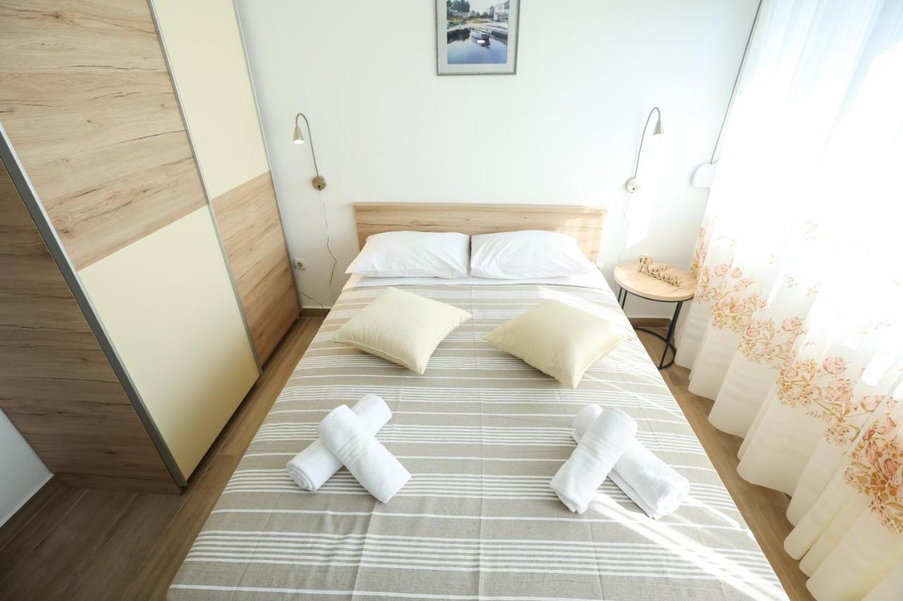 Beachfront Rooms Veli Kamik Božava Esterno foto