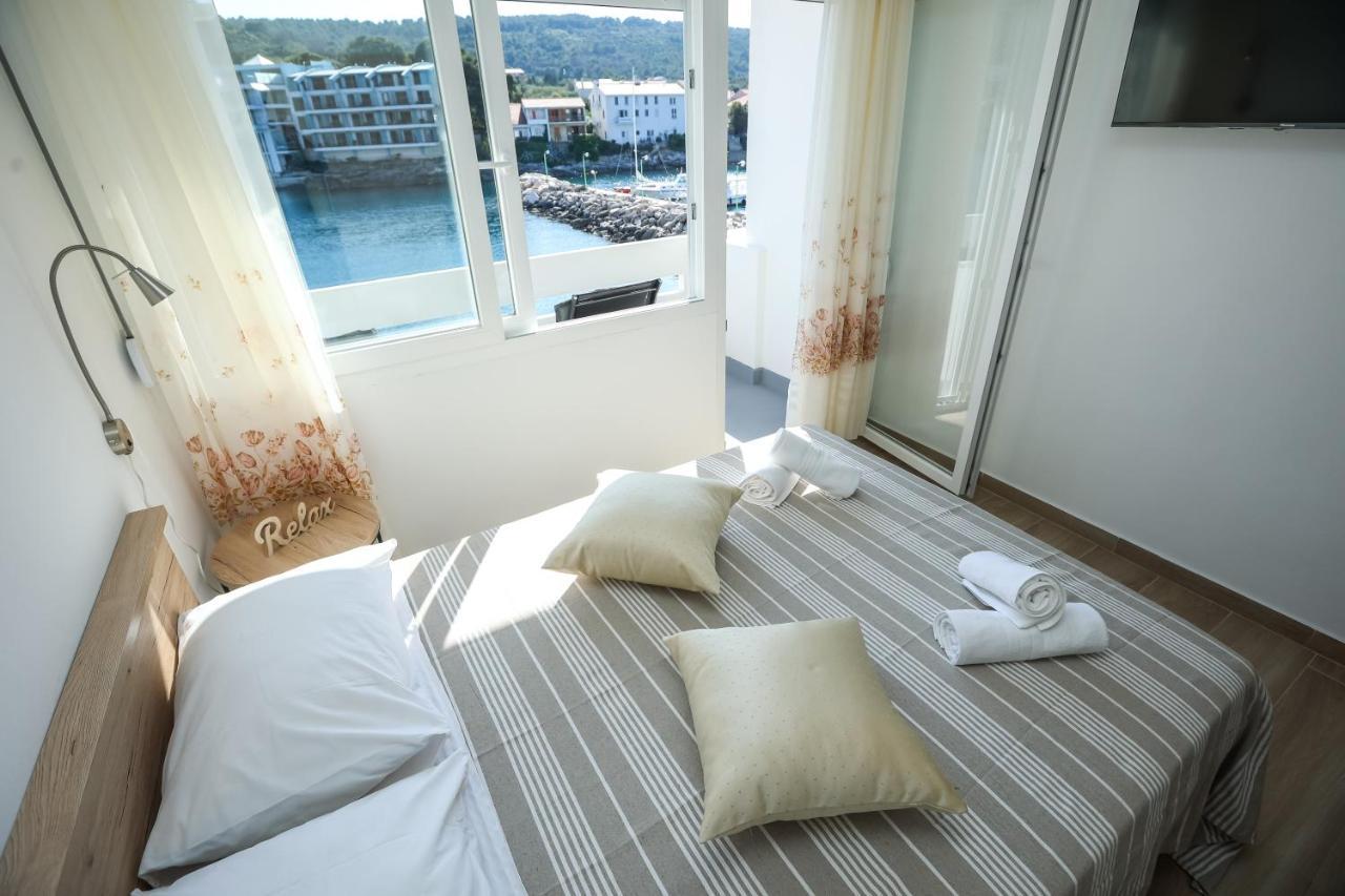 Beachfront Rooms Veli Kamik Božava Esterno foto