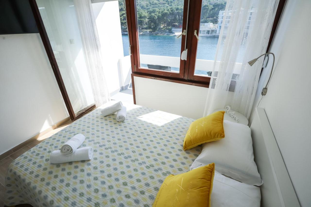 Beachfront Rooms Veli Kamik Božava Esterno foto